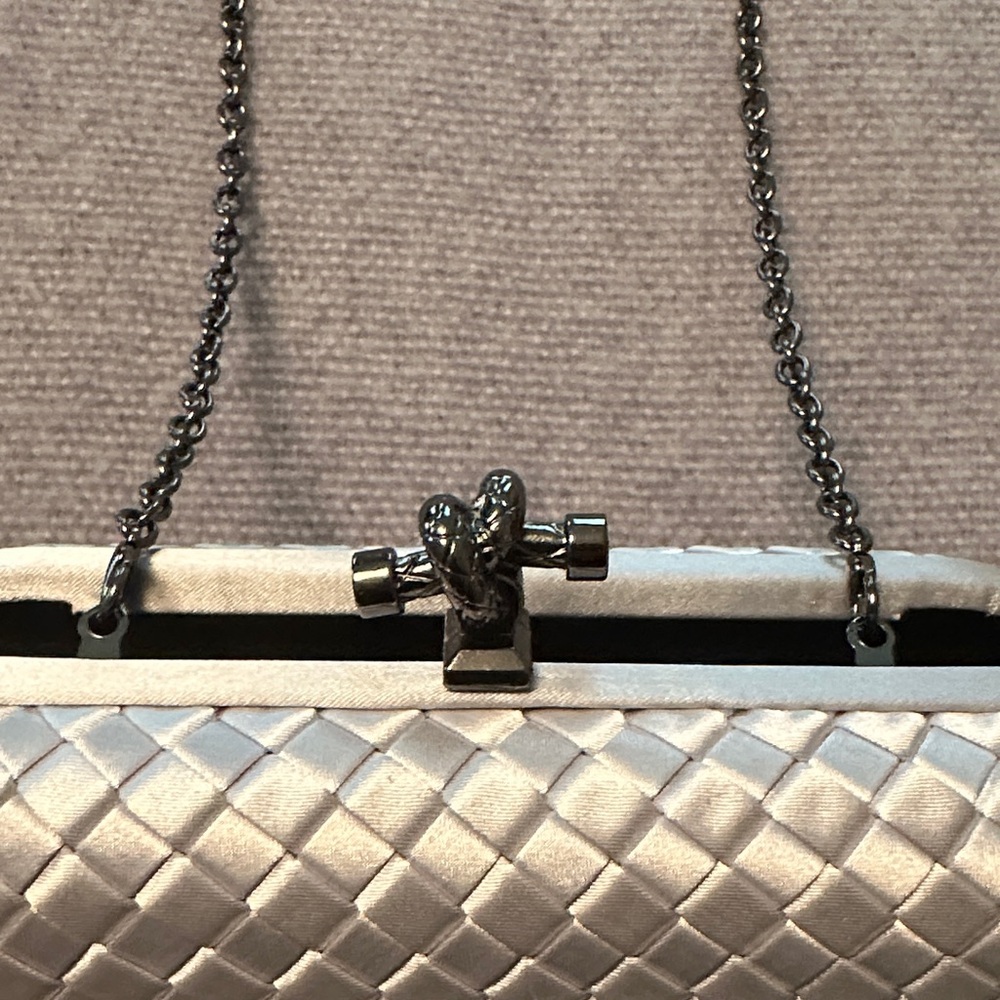 Satin Intrecciato Knot Clutch. - Picture 10 of 10